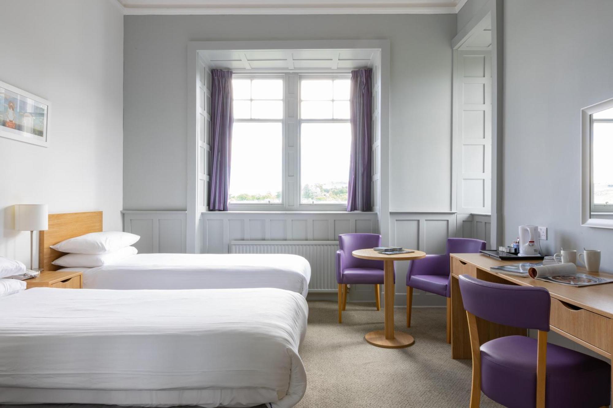 The Highland Hotel By Compass Hospitality Стратпефър Стая снимка
